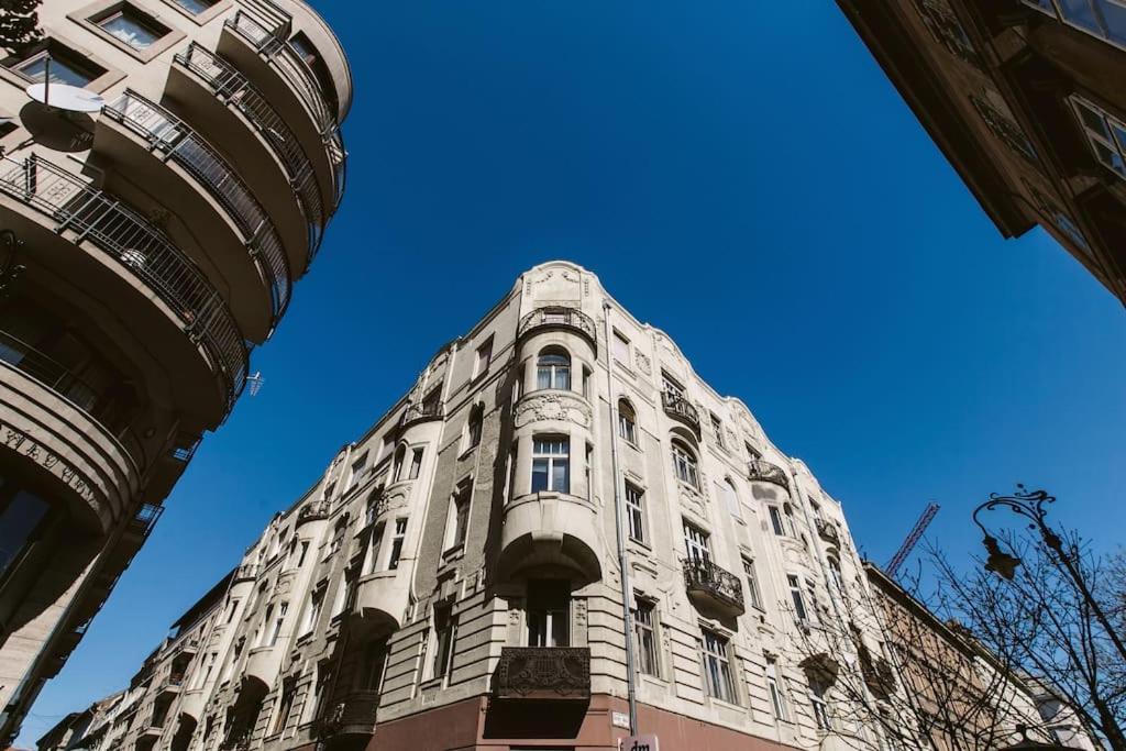 Lovely Purplish Apartment Heart Of The City Budapest Exterior photo
